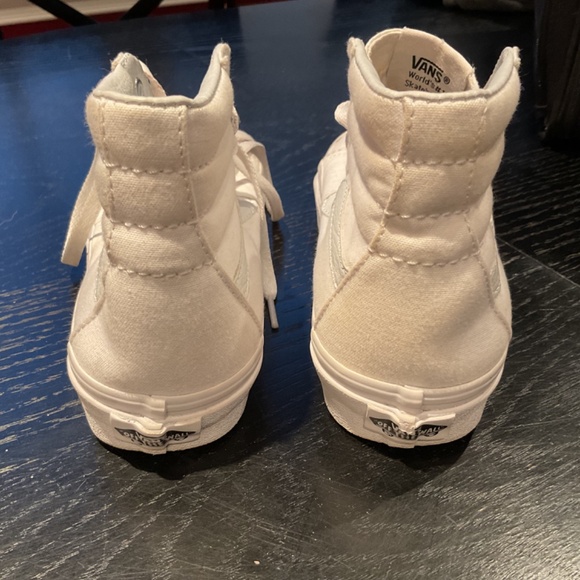 Vans - Sk8-Hi Canvas Shoe, size 5.5 - Picture 3 of 4